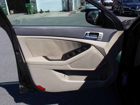 Used 2011 Kia Optima EX w/ Premium Pkg image 10