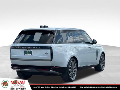 Used 2023 Land Rover Range Rover Long Wheelbase SE AWD/4WD image 4