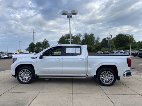 Used 2022 GMC Sierra 1500 Denali w/ Denali Reserve Package AWD/4WD image 7