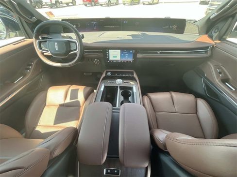 New 2025 Lincoln Navigator Reserve image 21