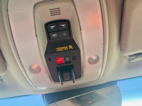 Used 2018 Volvo V60 T5 Cross Country w/ Convenience Package image 16