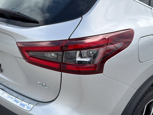 Used 2022 Nissan Rogue Sport SL FWD image 12