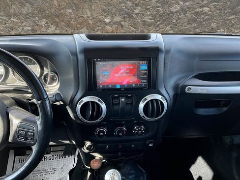 Used 2014 Jeep Wrangler Rubicon w/ Power Convenience Group image 6