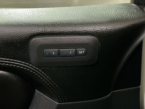 Used 2015 Nissan Armada Platinum image 17