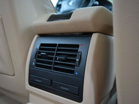 Used 1999 BMW 540i Sedan RWD image 19