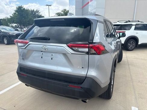 Used 2025 Toyota RAV4 XLE FWD image 3