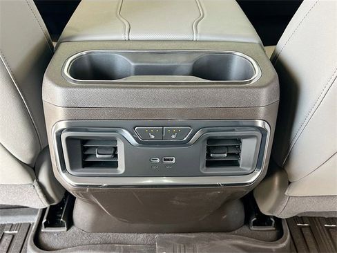 New 2026 GMC Sierra 1500 SLT image 18