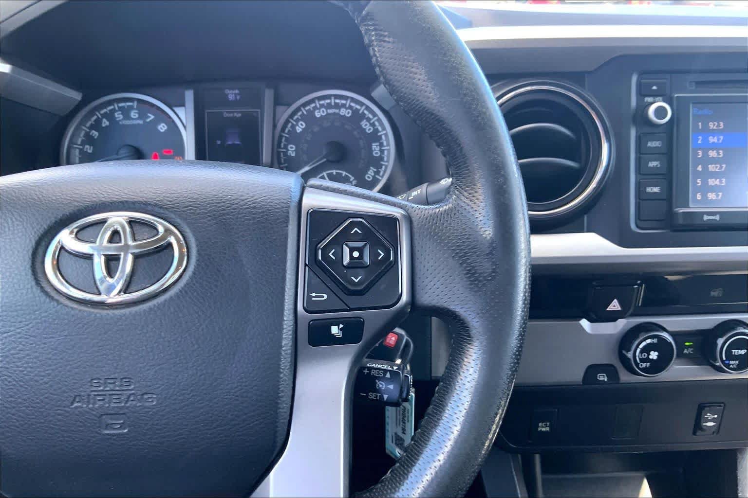 Used 2016 Toyota Tacoma SR5 RWD image 25