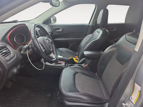 Used 2019 Jeep Compass Trailhawk AWD/4WD image 9