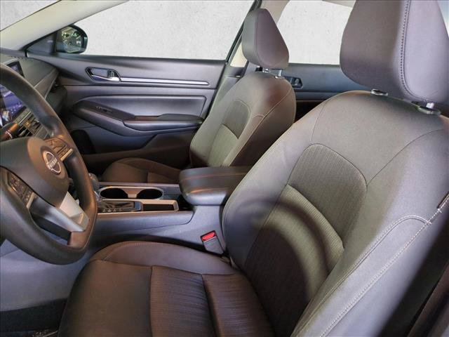 Used 2024 Nissan Altima 2.5 SV FWD image 15