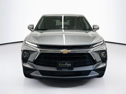 Used 2026 Chevrolet Blazer LT FWD image 2