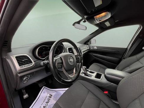 Used 2020 Jeep Grand Cherokee Laredo w/ Security & Convenience Group image 13