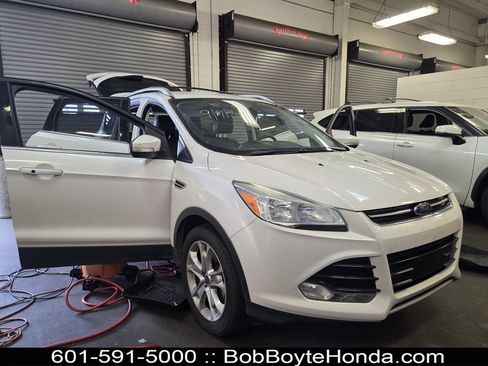 Used 2016 Ford Escape Titanium AWD/4WD image 1