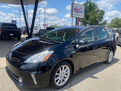Used 2014 Toyota Prius V Five FWD image 1