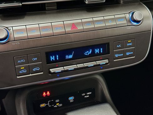 Used 2025 Hyundai Kona SEL image 24