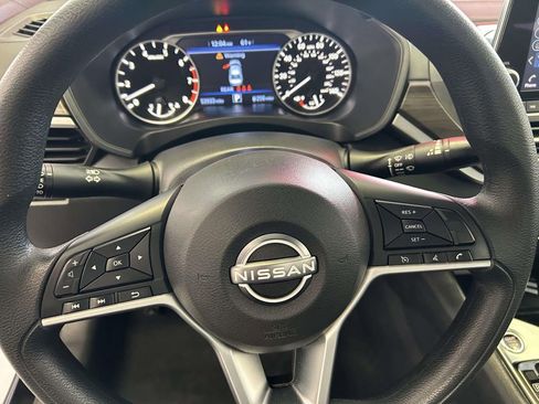 Used 2024 Nissan Altima 2.5 SV FWD image 19