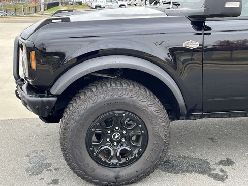 Used 2024 Ford Bronco Wildtrak image 13