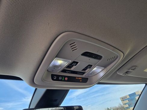 Used 2019 Chevrolet Traverse Premier w/ Driver Confidence II Package image 25