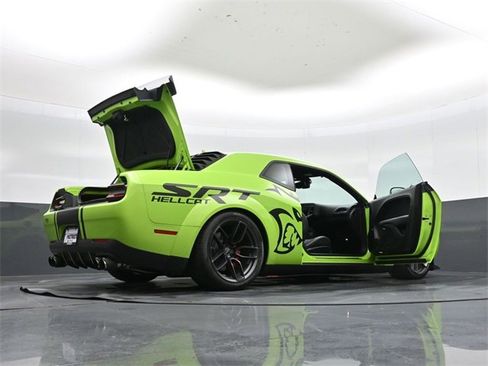 Used 2019 Dodge Challenger SRT Hellcat image 36