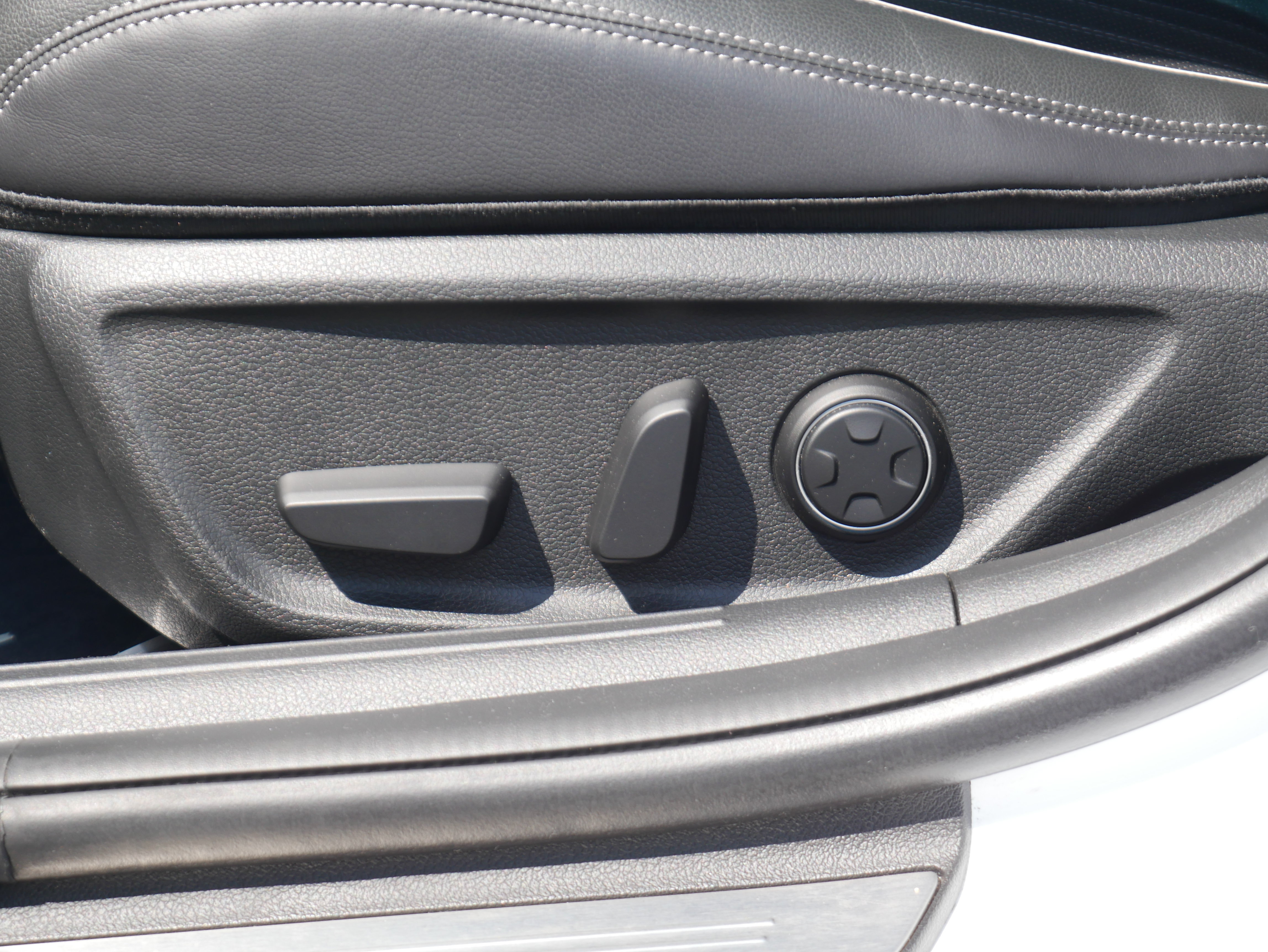 Used 2026 Genesis G70 2.5T Prestige AWD/4WD image 13