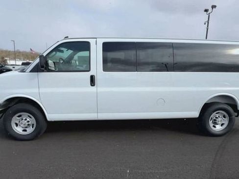 New 2026 Chevrolet Express 3500 LS RWD image 5