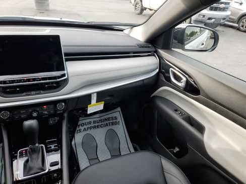 New 2026 Jeep Compass Limited image 15