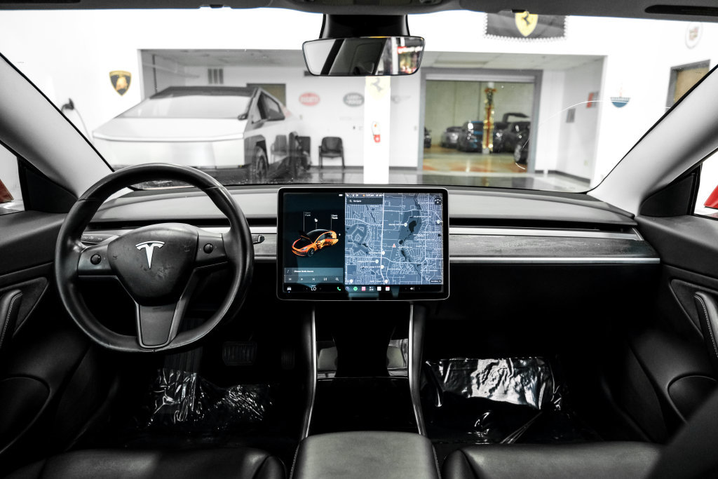 Used 2018 Tesla Model 3 Long Range RWD image 15
