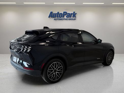 Certified 2025 Ford Mustang Mach-E Premium AWD/4WD image 7