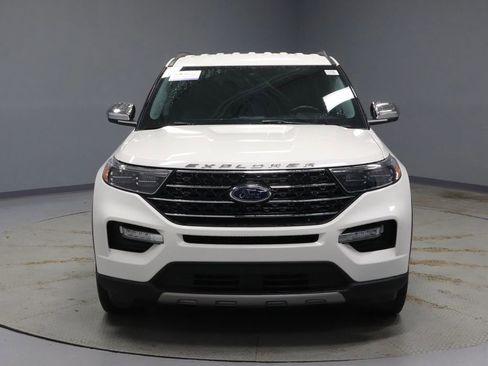 Used 2023 Ford Explorer XLT w/ Equipment Group 202A AWD/4WD image 6