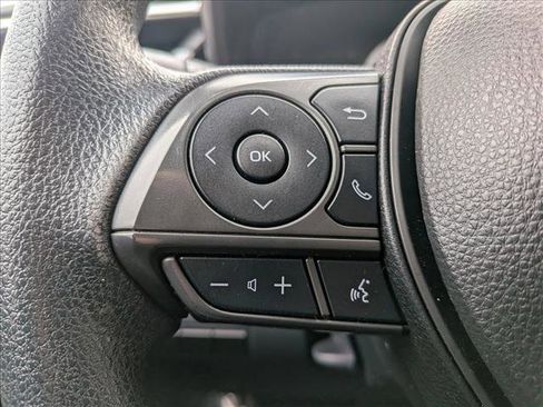 Used 2022 Toyota Corolla LE image 11