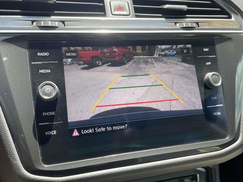 Used 2020 Volkswagen Tiguan SEL FWD image 14