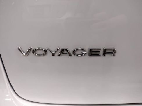 Used 2023 Chrysler Voyager LX image 16