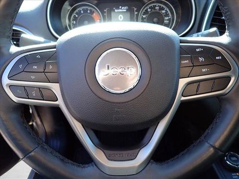 Used 2019 Jeep Cherokee Latitude Plus w/ Cold Weather Group image 14