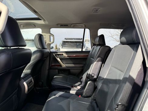 Used 2017 Lexus GX 460 Premium image 15