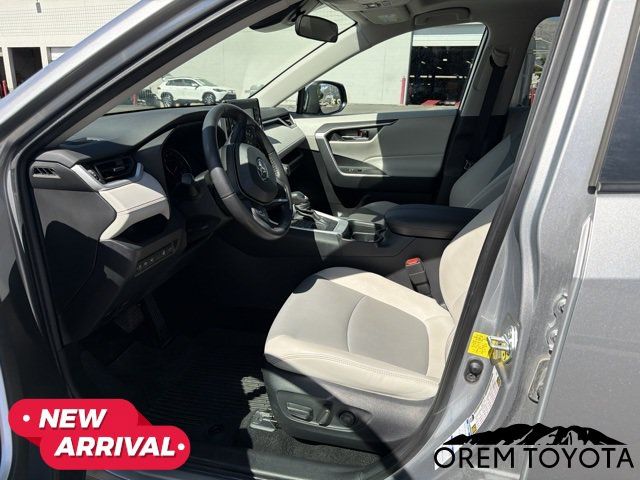 Used 2021 Toyota RAV4 XLE Premium AWD/4WD image 10