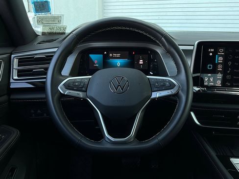 Used 2025 Volkswagen Atlas Cross Sport SE image 34