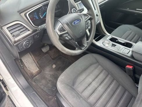 Used 2019 Ford Fusion SE image 11