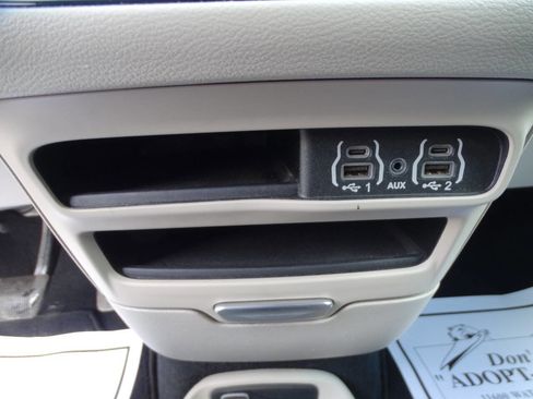Used 2023 Chrysler Voyager LX FWD image 30