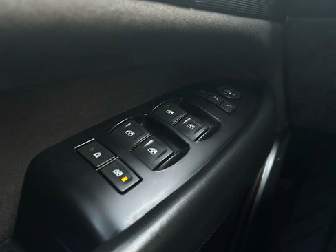 Used 2019 Cadillac Escalade ESV Platinum image 18