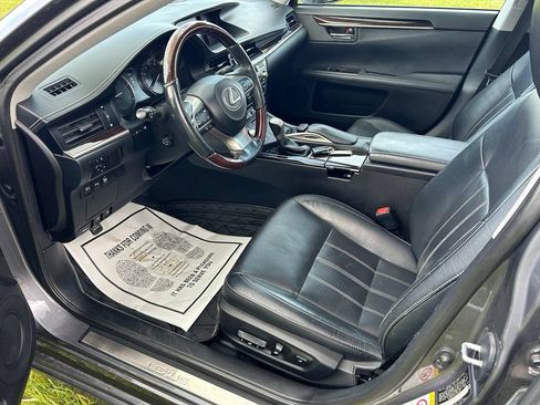 Used 2018 Lexus ES 350 w/ Luxury Package w/Wood Trim FWD image 10