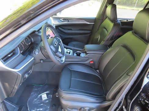 New 2025 Jeep Grand Cherokee Limited w/ Luxury Tech Group II image 21