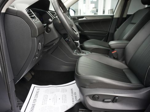 Used 2022 Volkswagen Tiguan SE FWD image 23