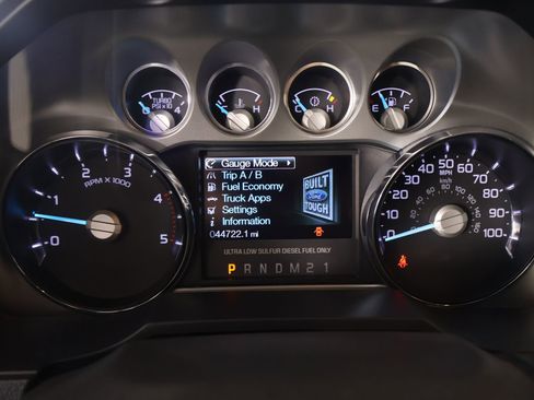 Used 2015 Ford F250 Platinum w/ FX4 Off-Road Package image 4