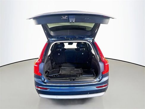Used 2022 Volvo XC90 T6 Momentum w/ Advanced Package image 28
