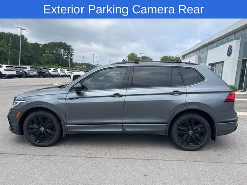 Used 2022 Volkswagen Tiguan SE R-Line FWD image 9