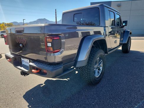 New 2025 Jeep Gladiator Mojave image 3