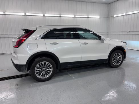 Used 2024 Cadillac XT4 Premium Luxury w/ Technology Package FWD image 7
