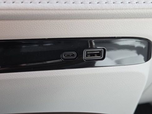 New 2026 Buick Enclave Avenir w/ Super Cruise Package FWD image 9