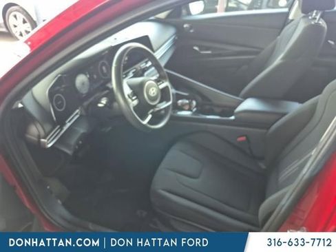 Used 2025 Hyundai Elantra SEL FWD image 5