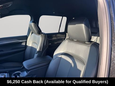 New 2025 Jeep Grand Cherokee Limited w/ Black Appearance Package RWD image 28